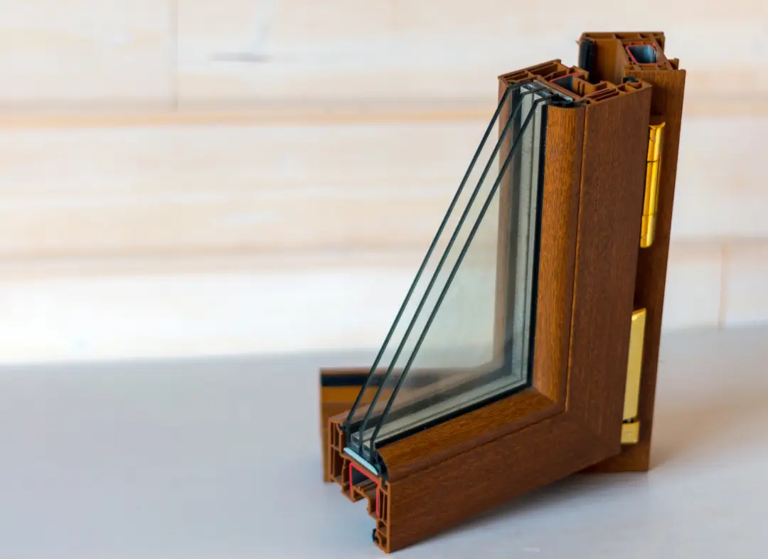 Installation de fenêtre en bois sur mesure Léguevin